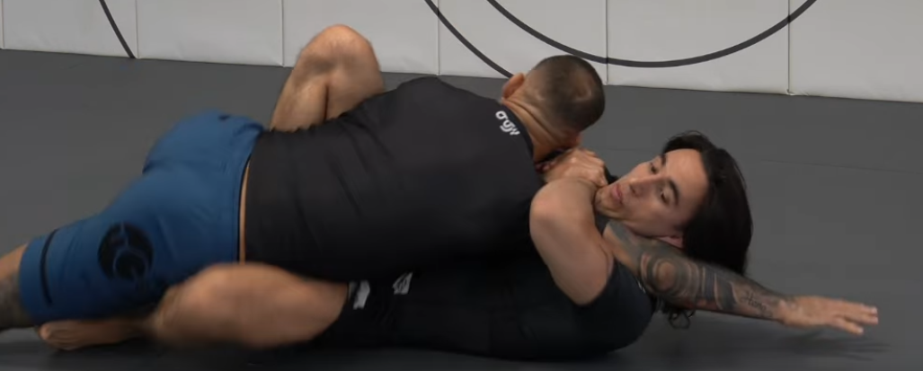 Shoulder crunch sweep